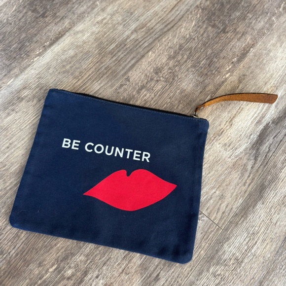 Parker Thatch Canvas Navy Pouch with Red Lip Design - Leather Zipper Pull - Picture 6 of 7